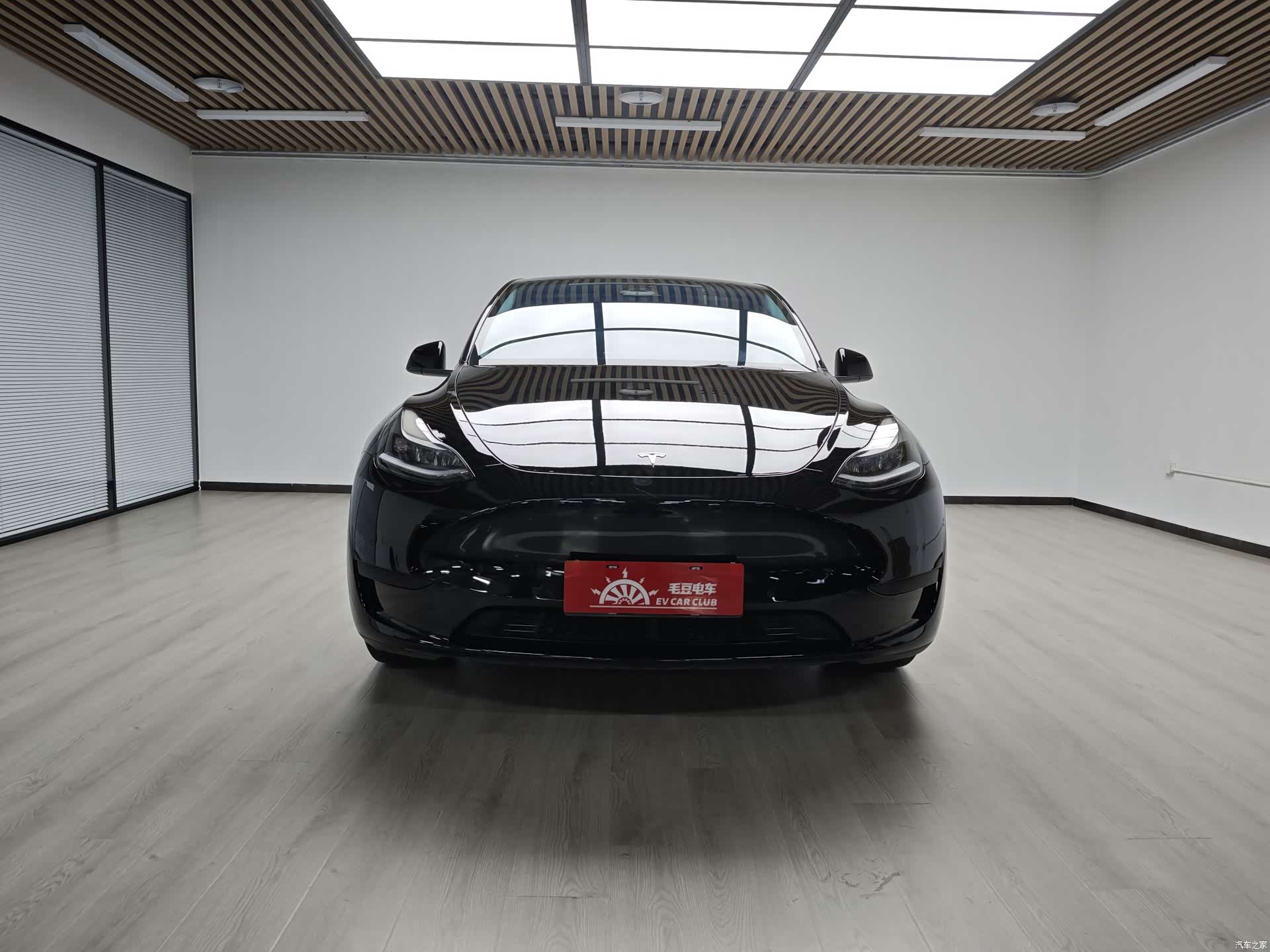 Tesla Model Y, 2022 3
