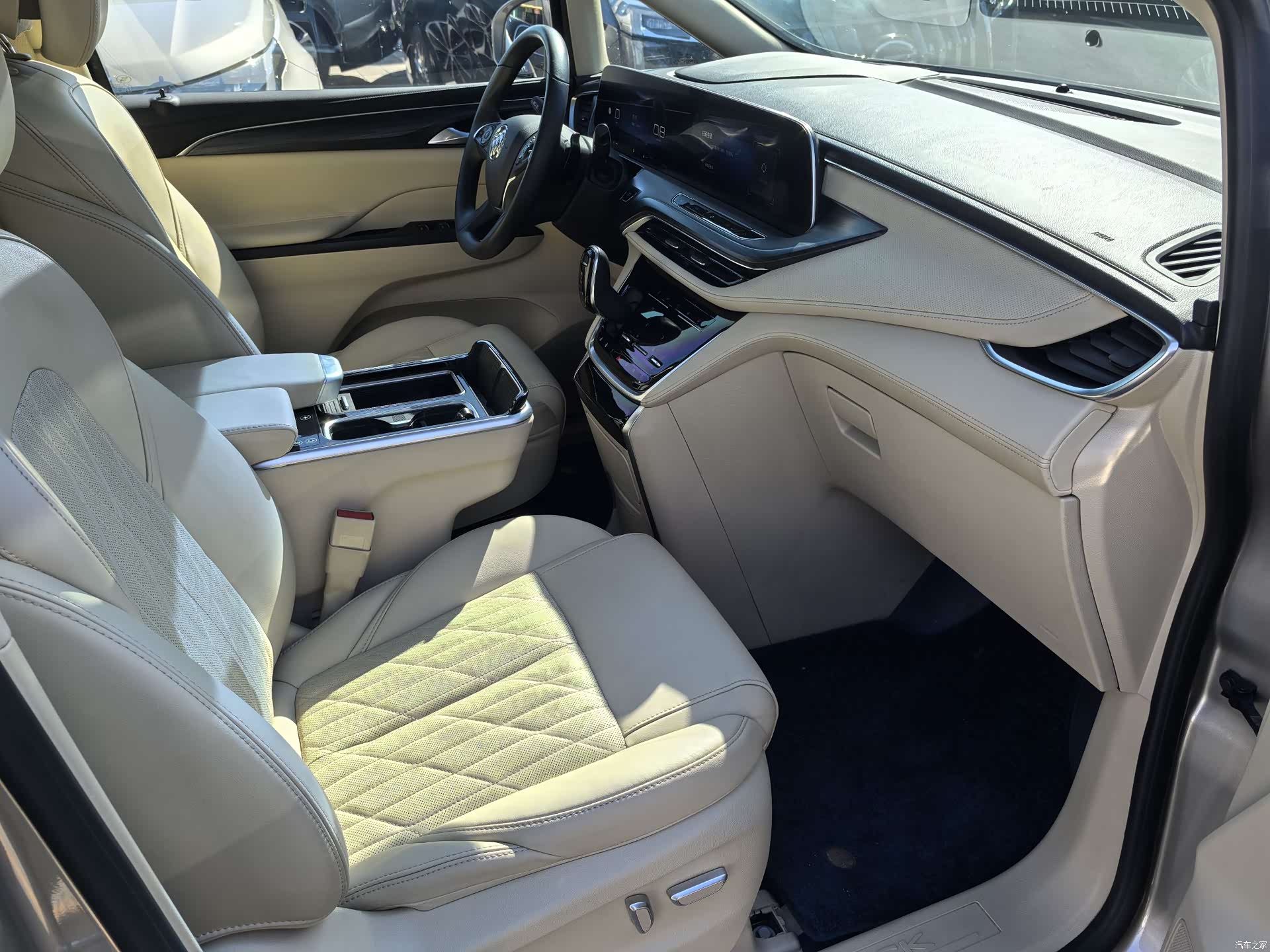 Buick GL8, 2023 8