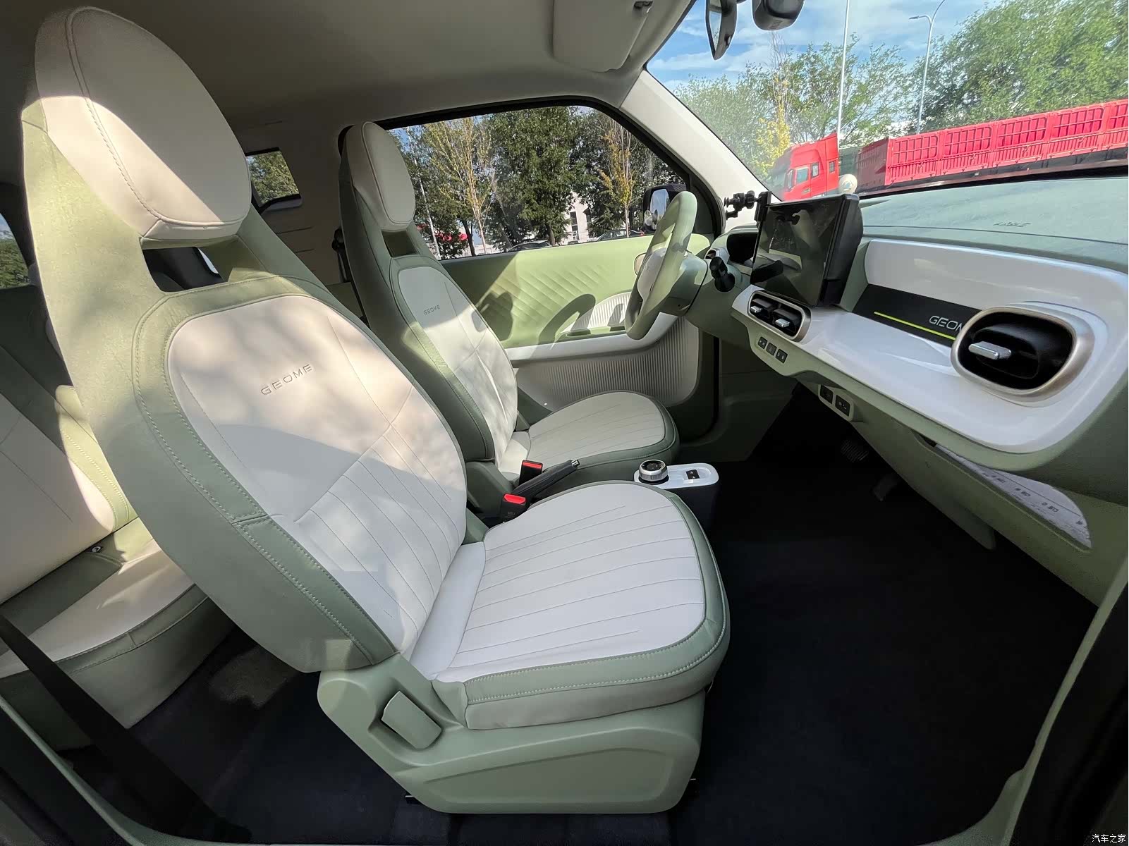 Geely Panda, 2025 12
