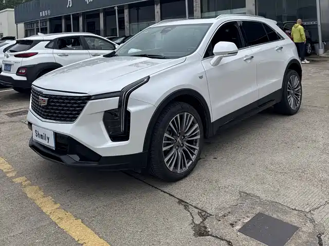 Cadillac XT4 2025 — купить из Китая под заказ