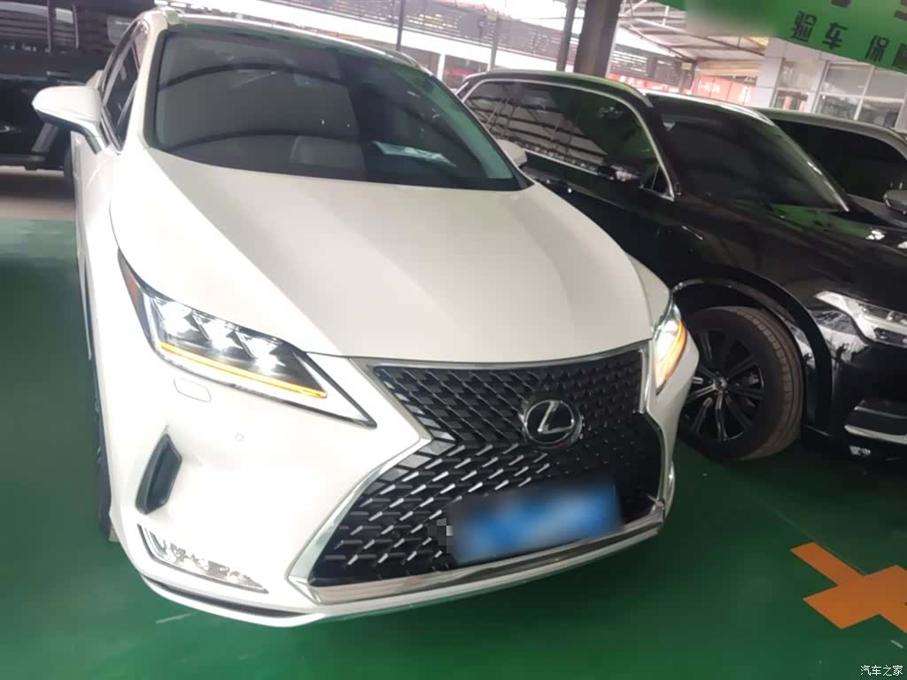 Lexus RX, 2022 3