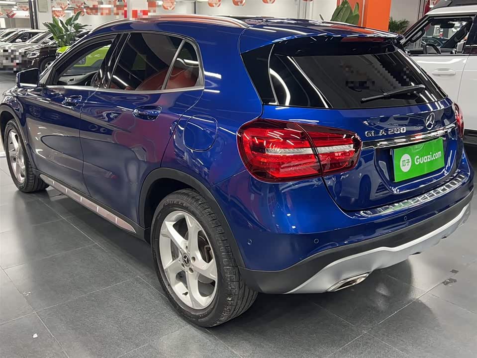 Mercedes-Benz GLA Mercedes-Benz GLA