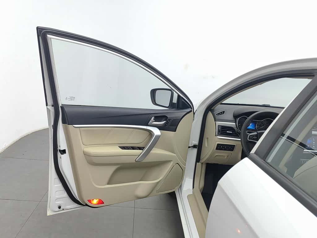 Geely Emgrand, 2017 8