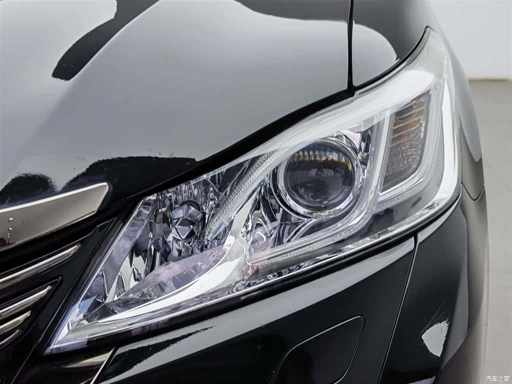 Toyota Crown, 2018 7