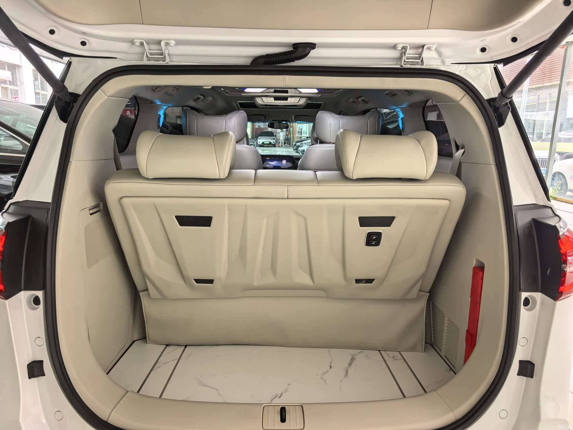 Buick GL8, 2023 18