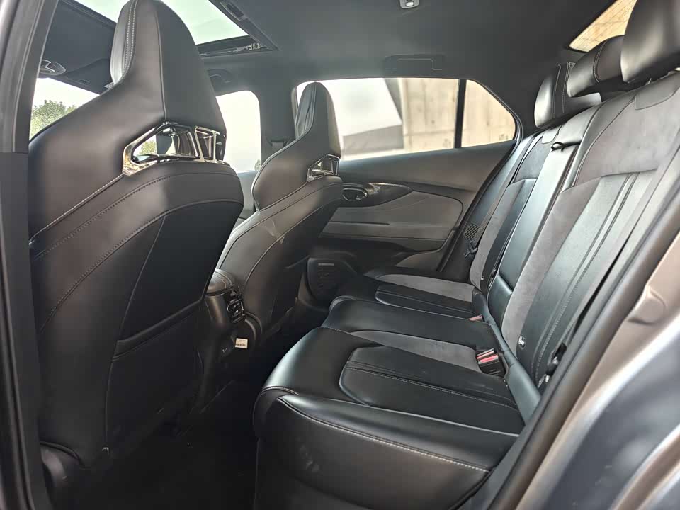 Trumpchi Shadow Leopard