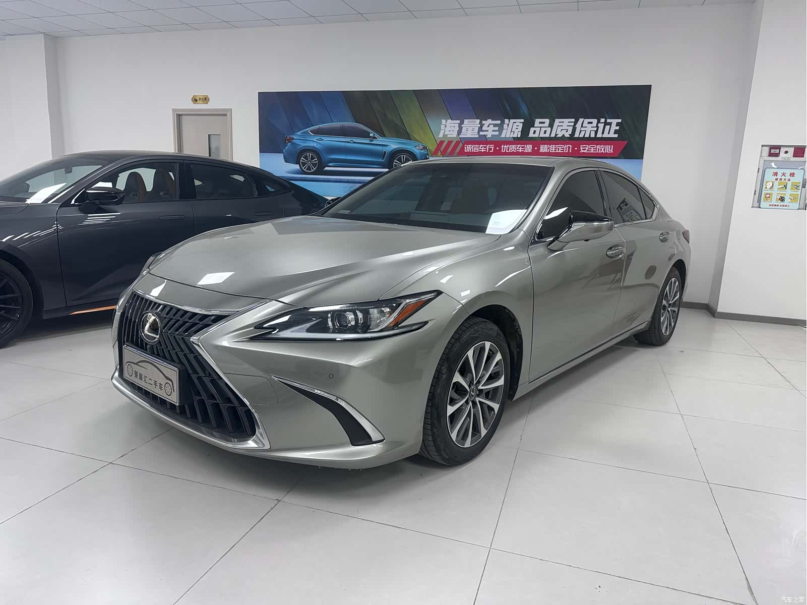 Lexus ES, 2022 1
