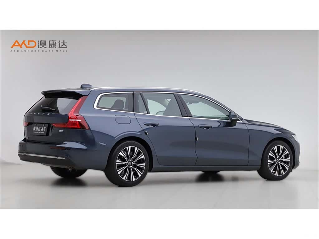 Volvo V60, 2023 3