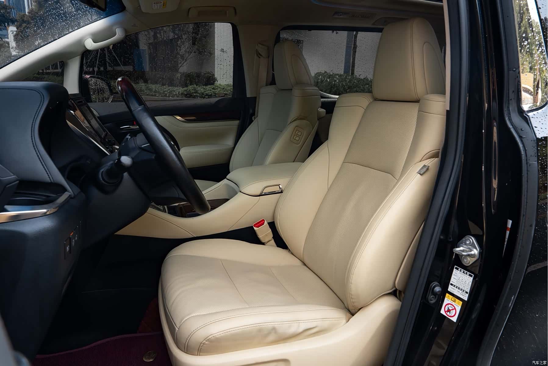 Toyota Alphard, 2016 4