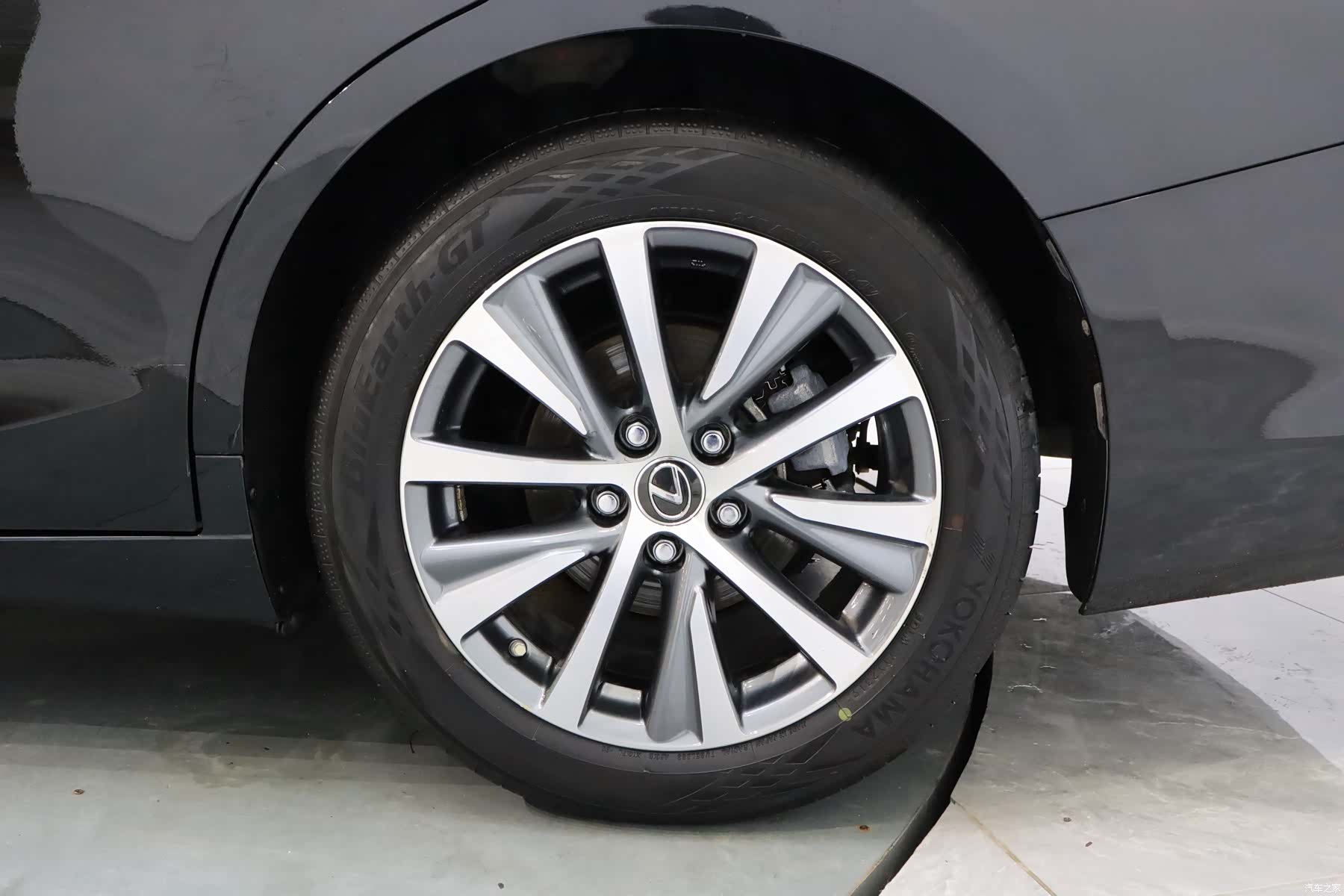 Lexus ES, 2019 10
