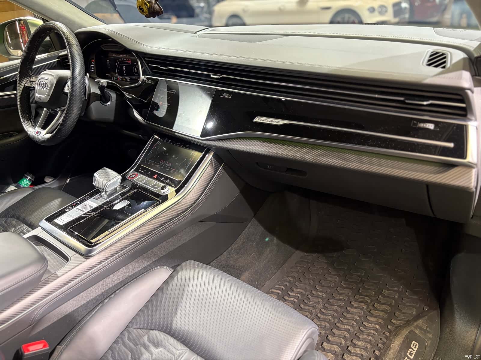 Audi Q8, 2022 24