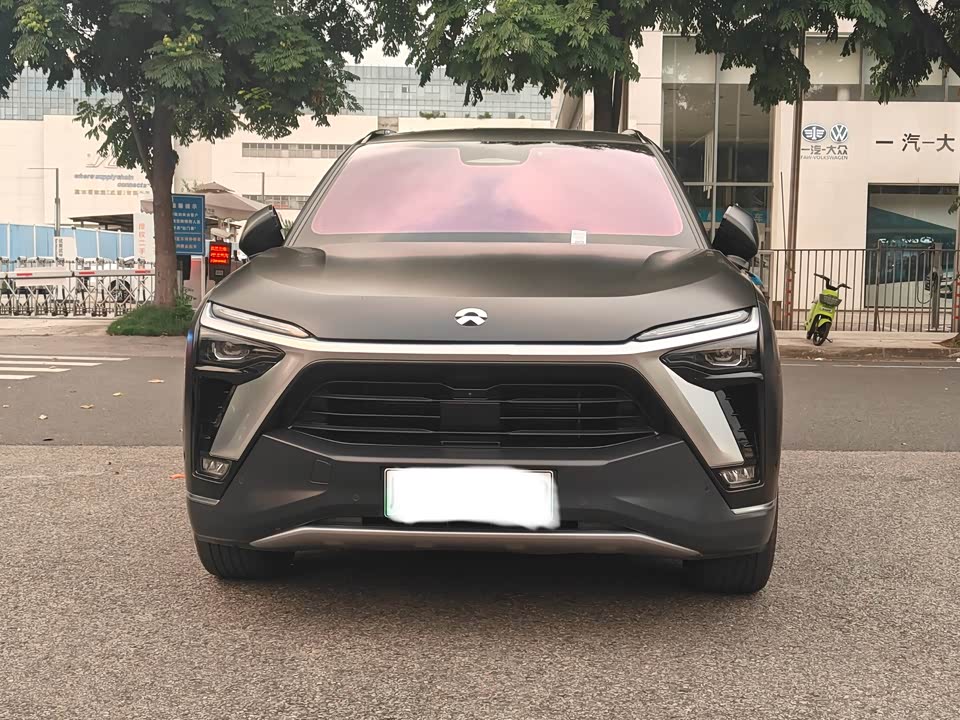 NIO ES8
