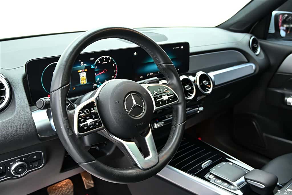 Mercedes-Benz GLB, 2022 15