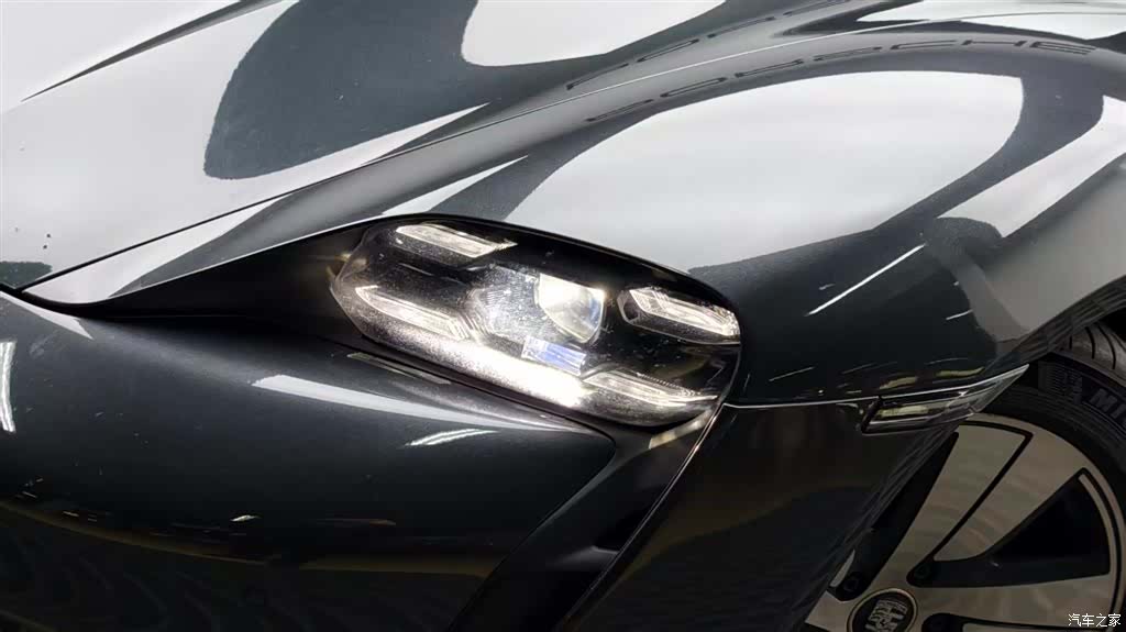 Porsche Taycan, 2023 7