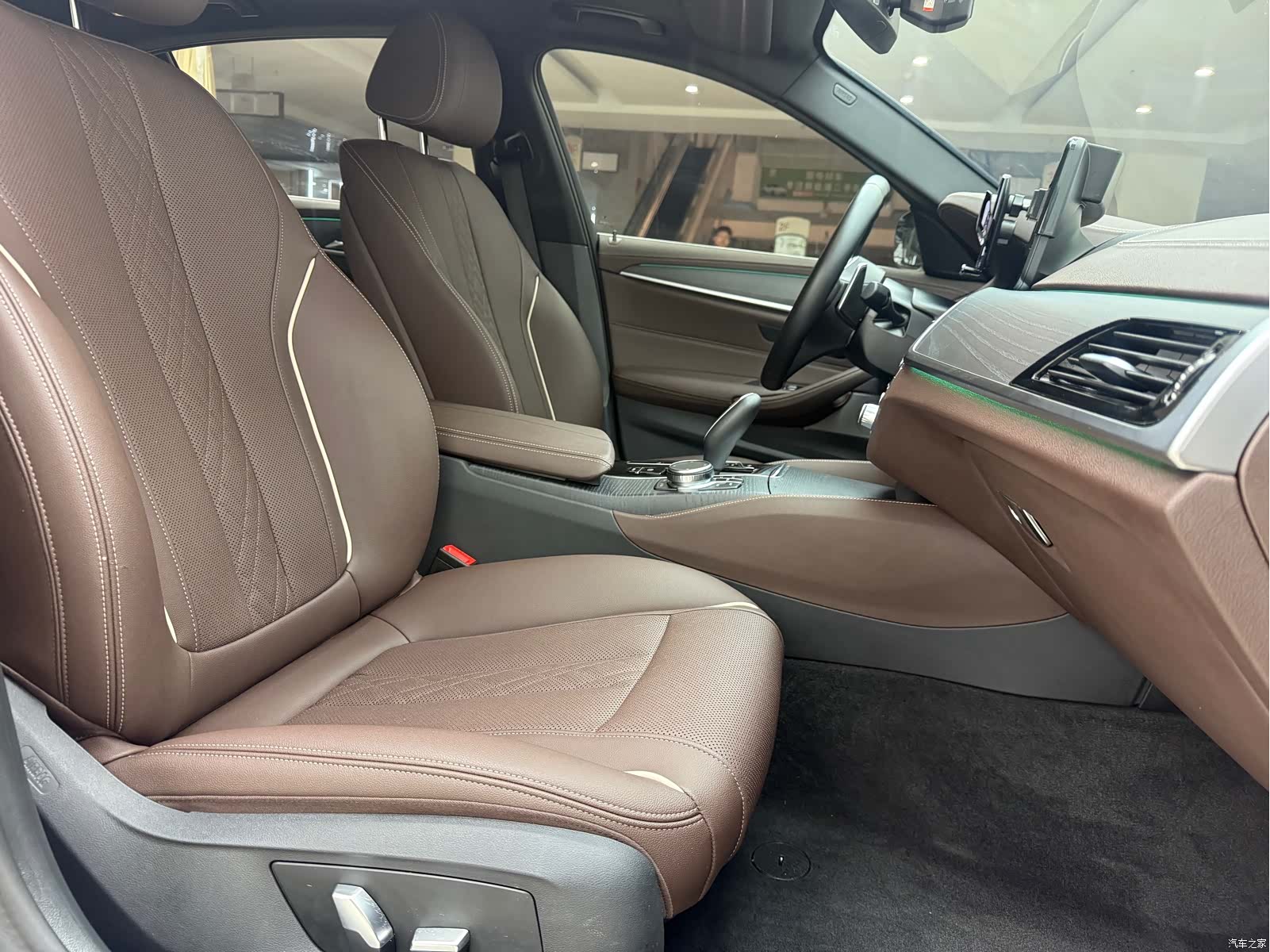 BMW 5 Series, 2024 19