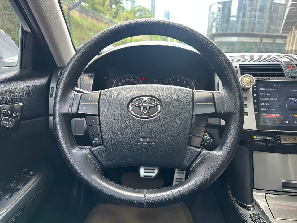 Toyota Reiz