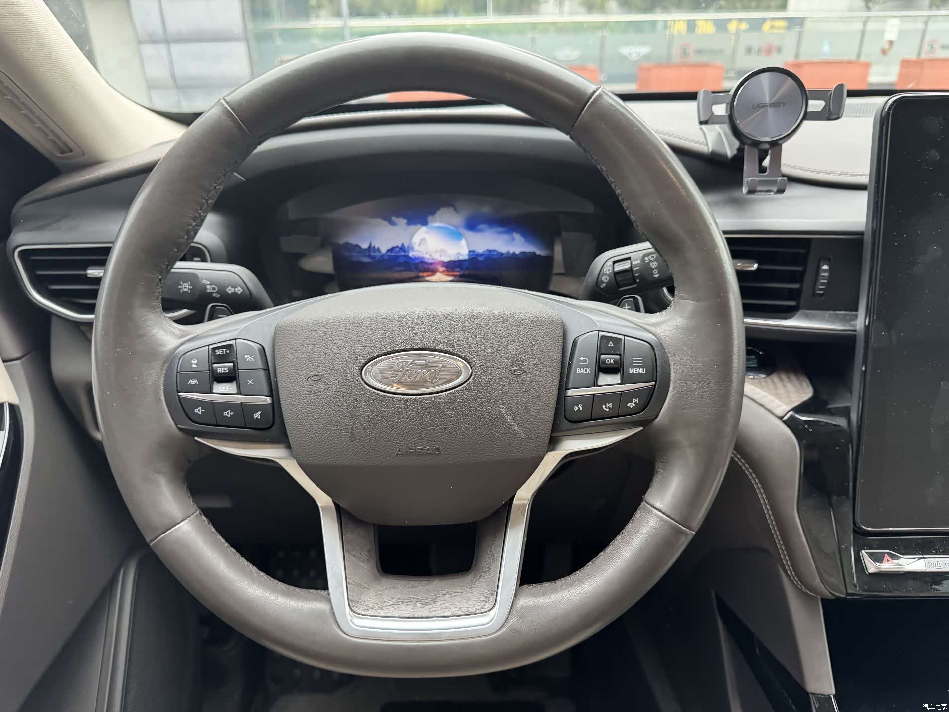 Ford Explorer, 2020 10