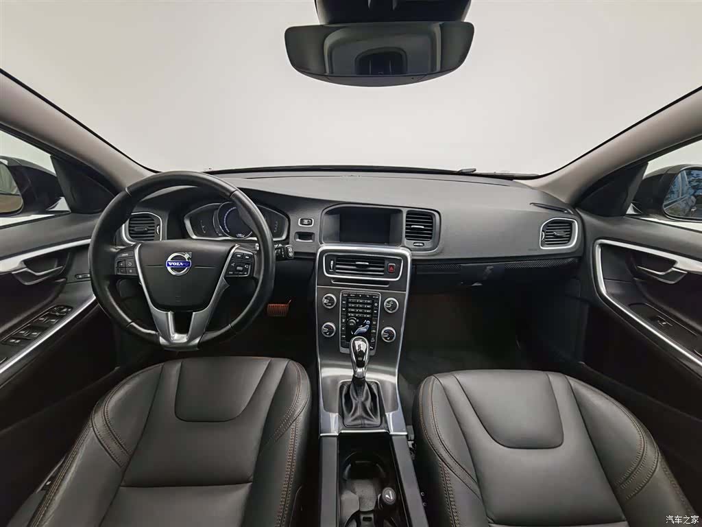 Volvo V60, 2016 все фото
