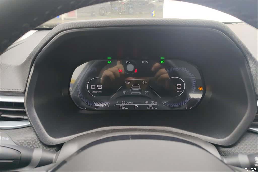 Geely Emgrand, 2025 14