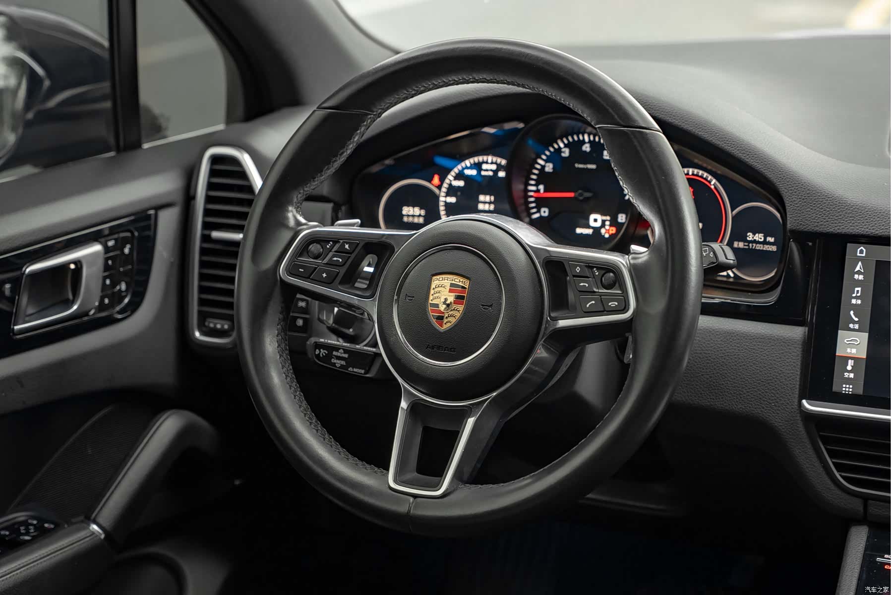 Porsche Cayenne, 2018 9