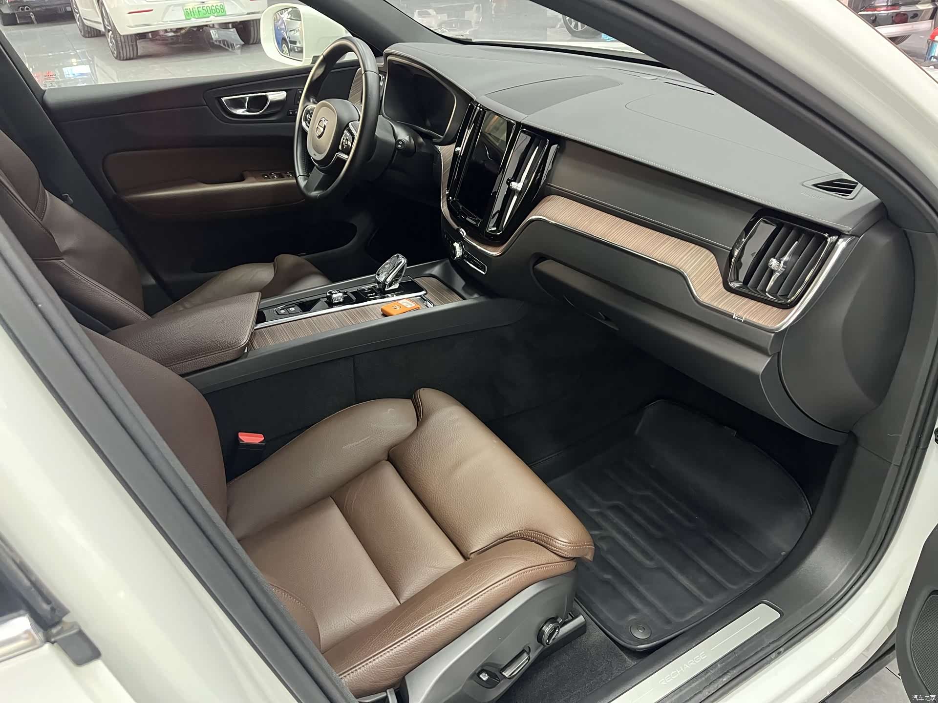 Volvo XC60, 2021 4