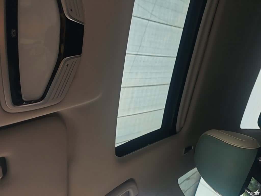 Geely Emgrand, 2022 18