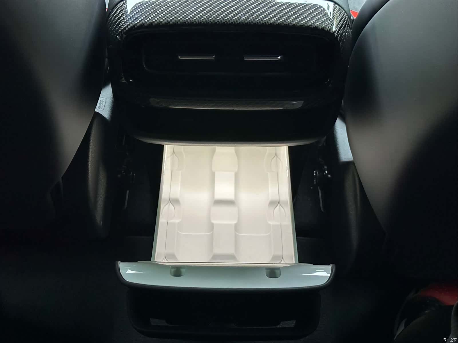 Xiaomi SU7, 2025 10
