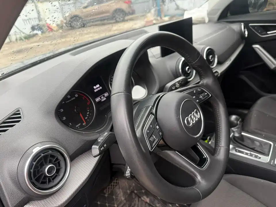 Audi Q2L