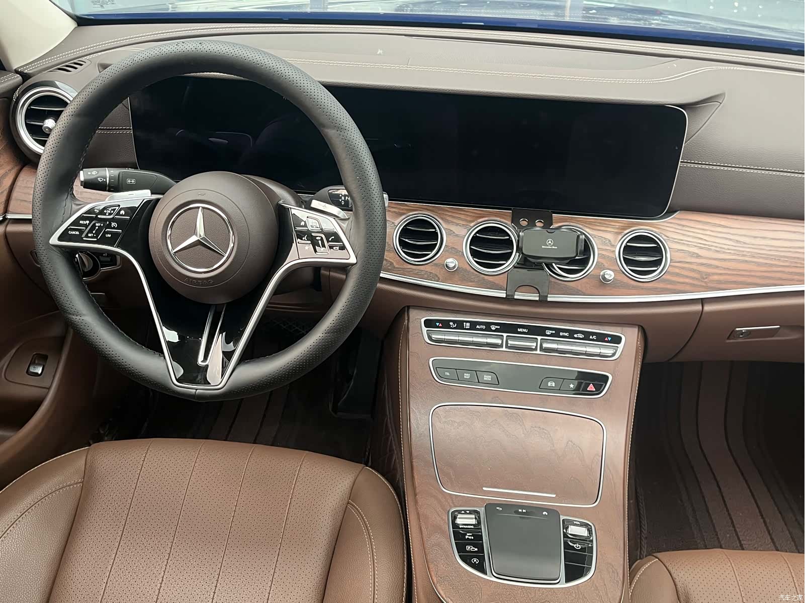 Mercedes-Benz E-Class, 2024 7