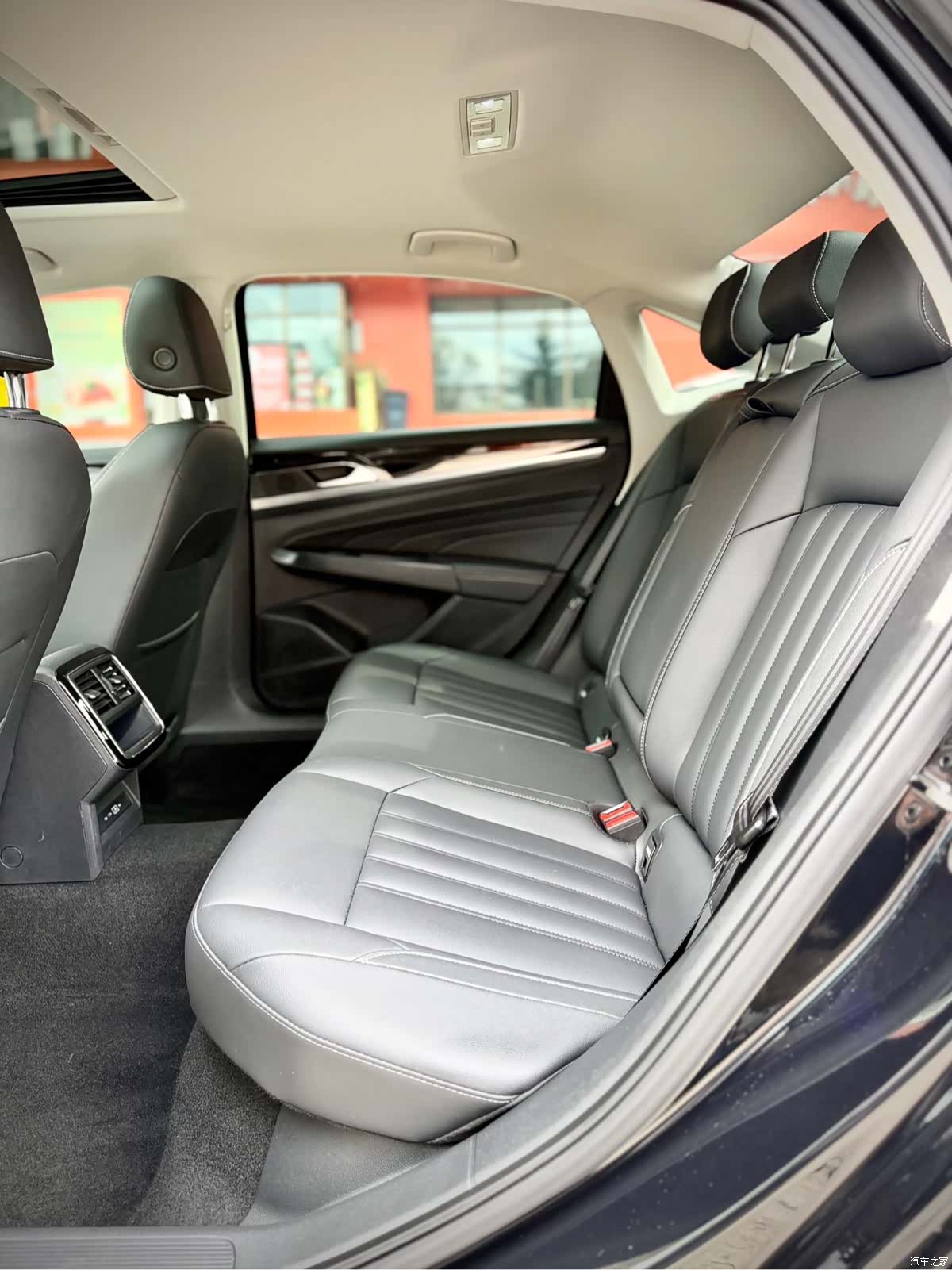 Volkswagen Passat, 2022 11