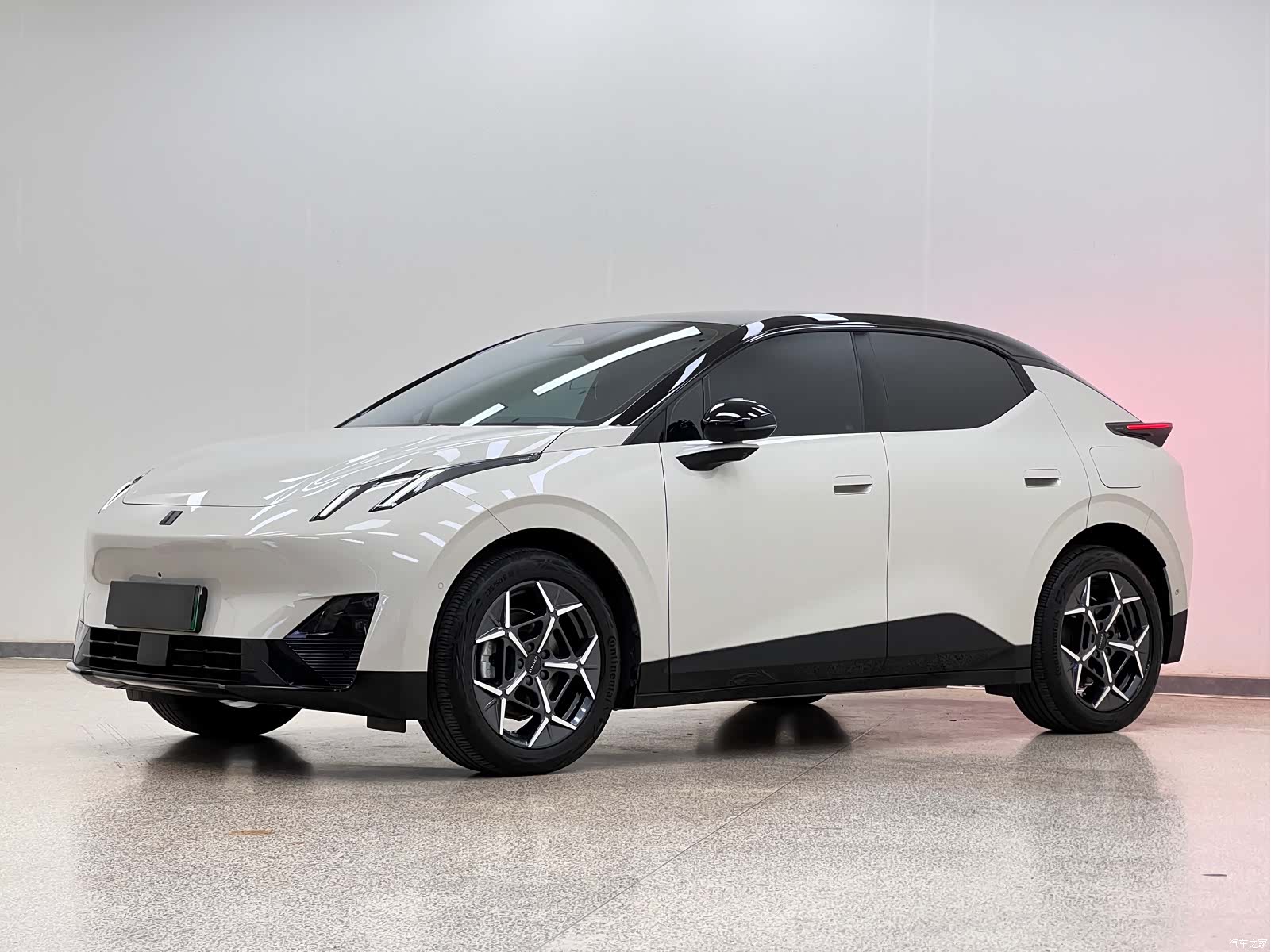 Lynk & Co 02