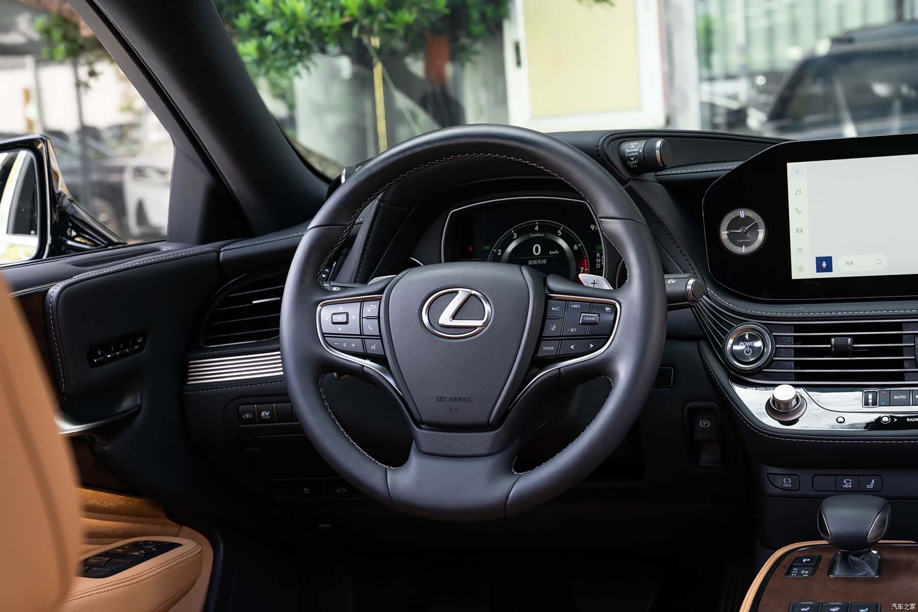 Lexus LS, 2023 14