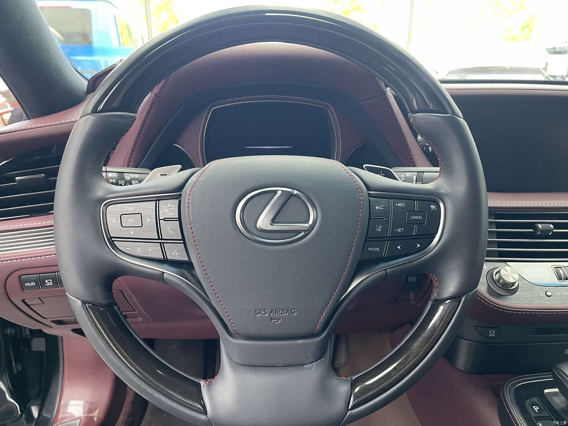 Lexus LS, 2018 8