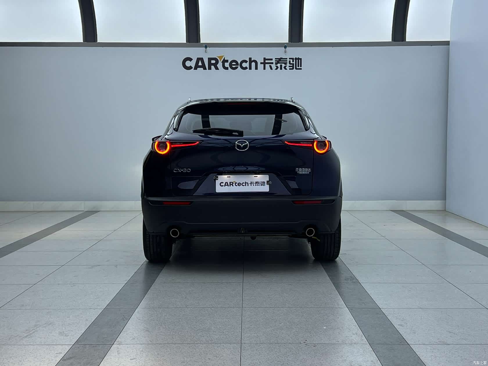 Mazda CX-30, 2023 все фото