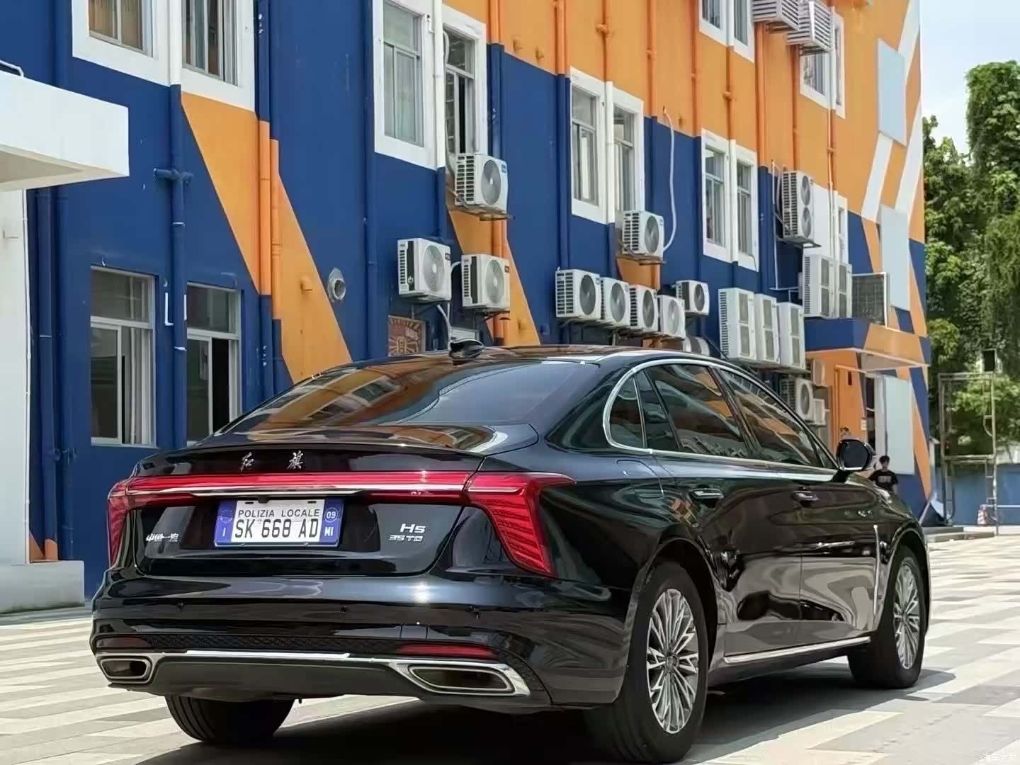 Hongqi H5, 2022 9