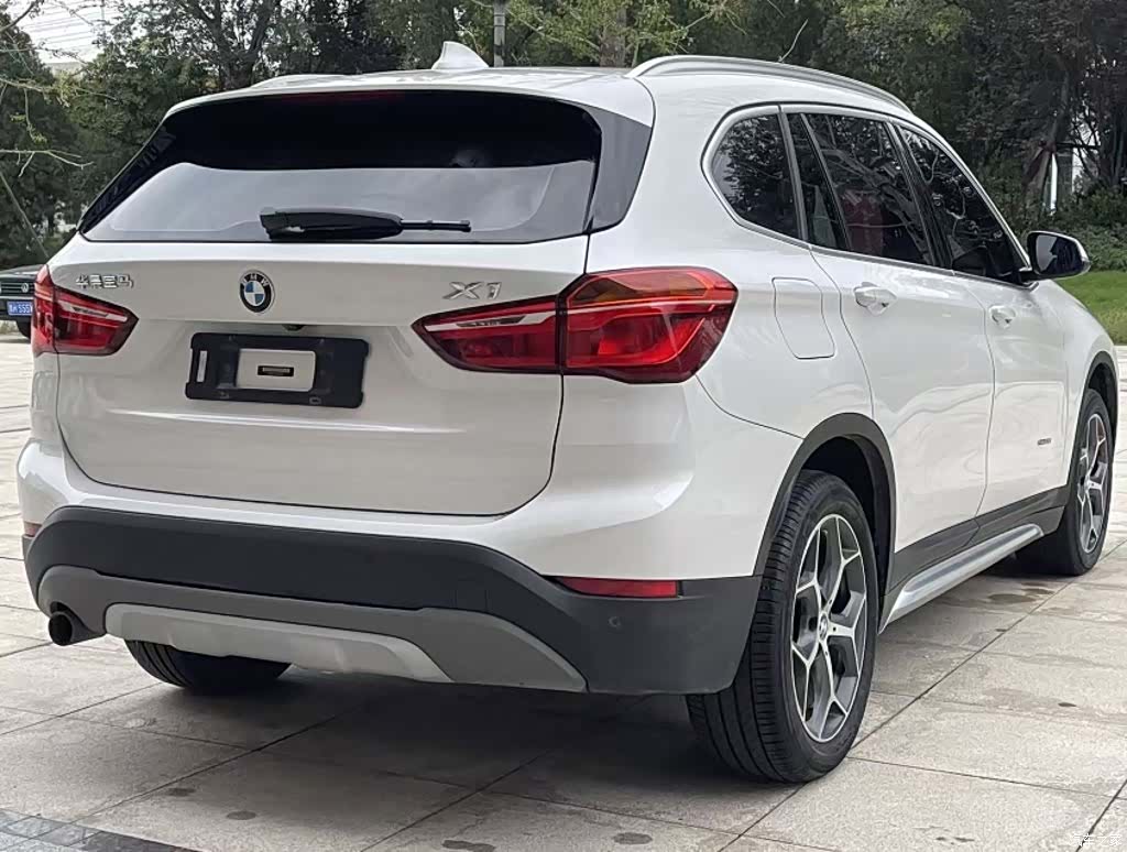 BMW X1, 2019 все фото