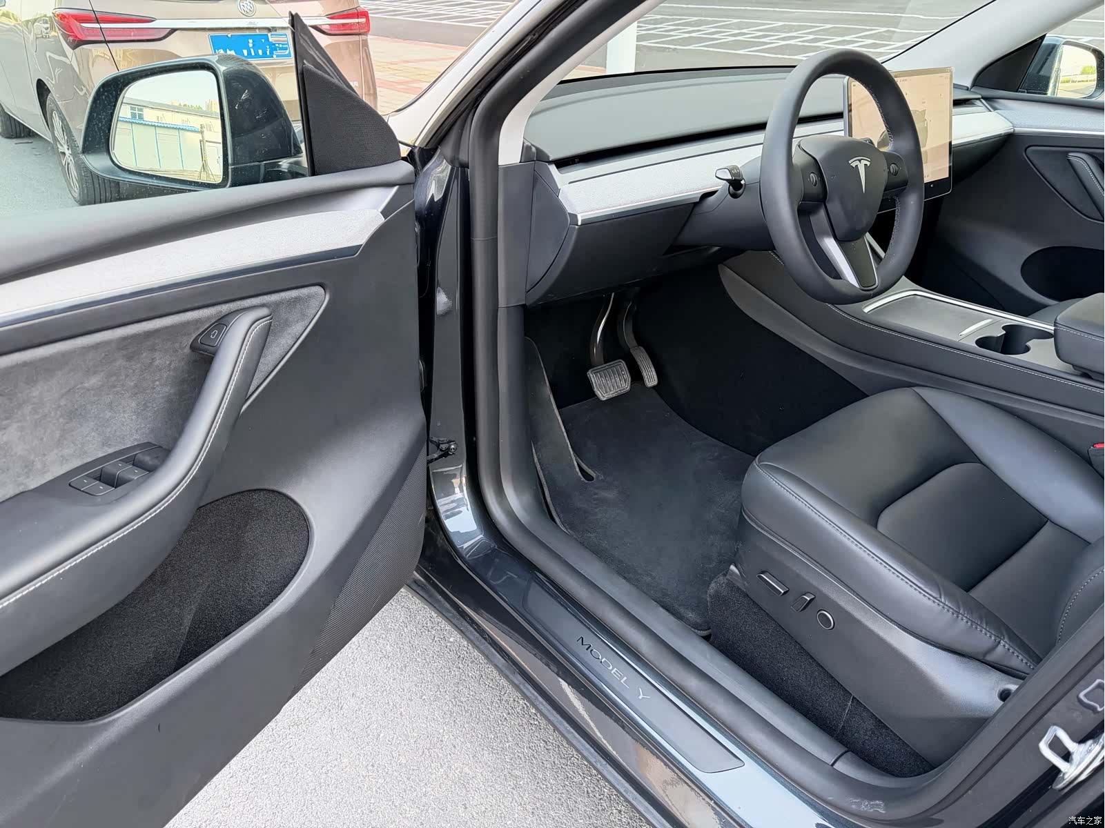 Tesla Model Y, 2024 4