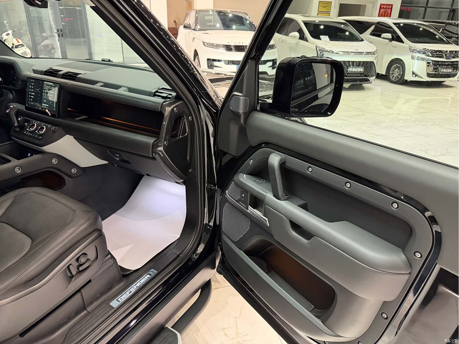 Land Rover Defender, 2023 9