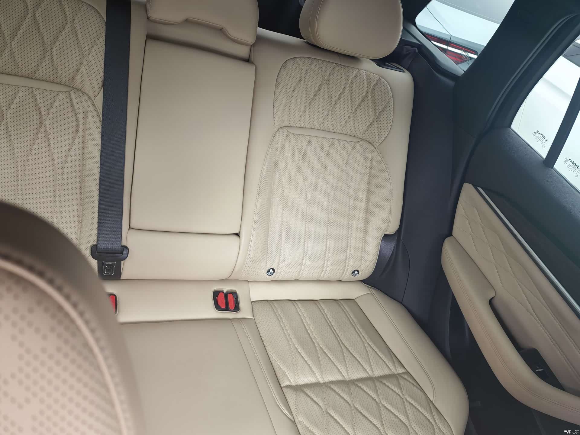 Geely Xingyue L, 2024 14