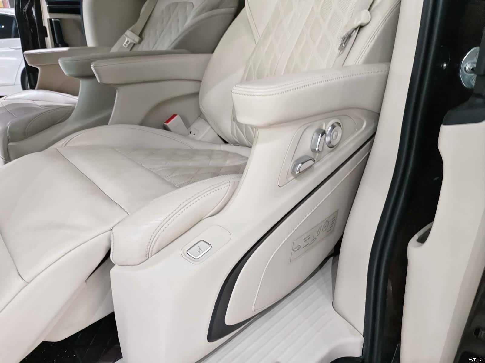 Buick GL8, 2020 11