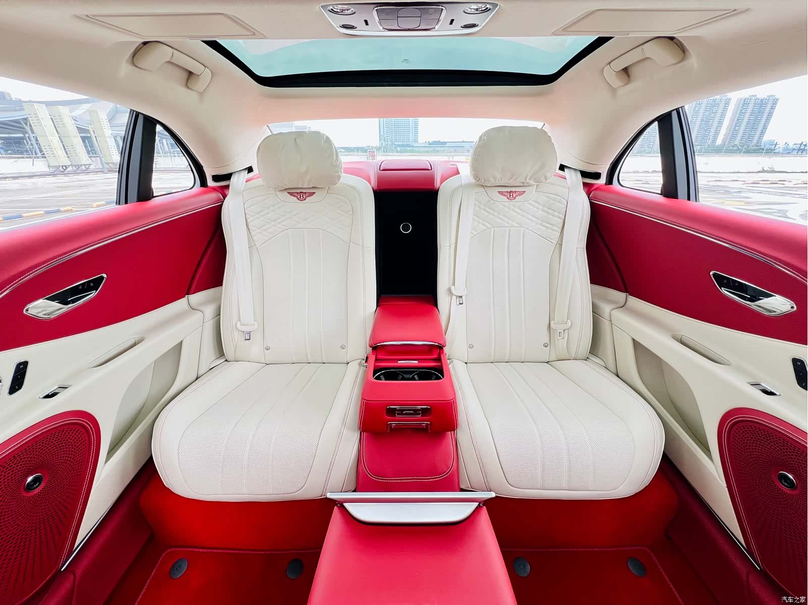 Bentley Flying Spur, 2025 9