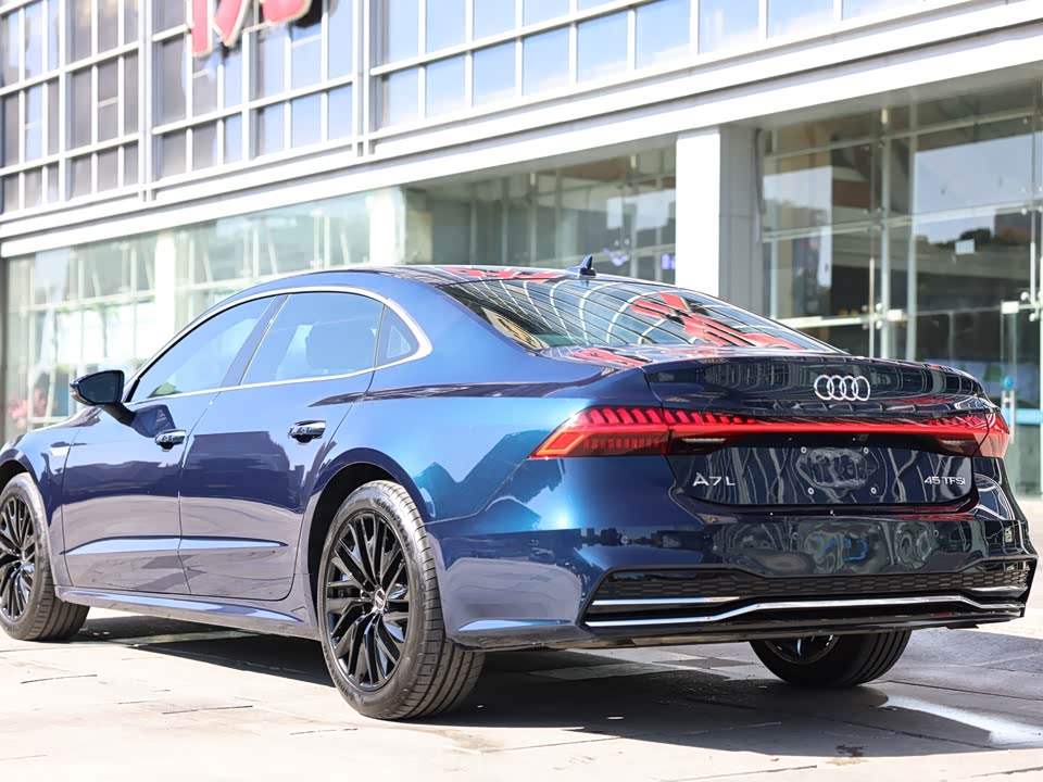 Audi A7L