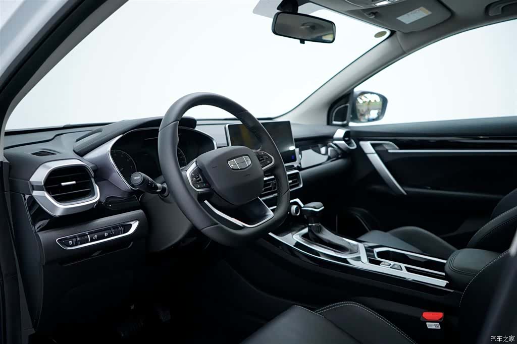 Geely Coolray, 2025 15