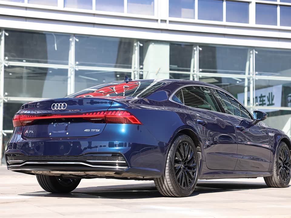 Audi A7L