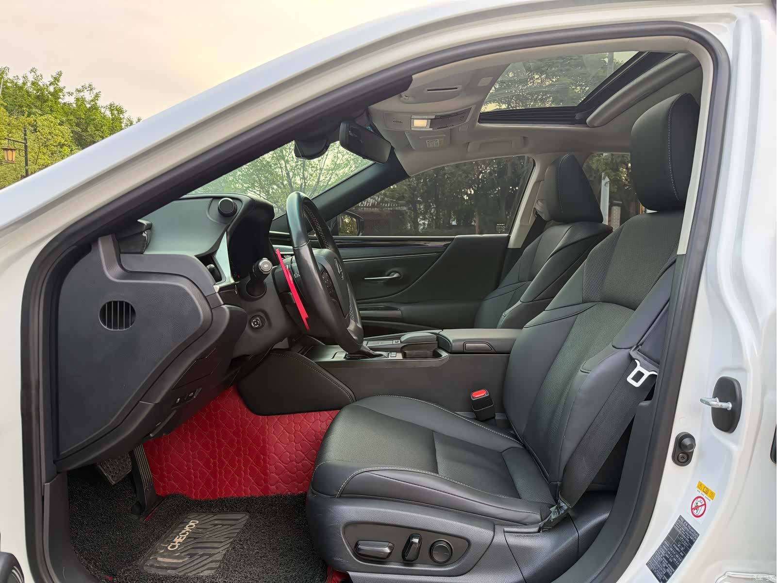 Lexus ES, 2019 4