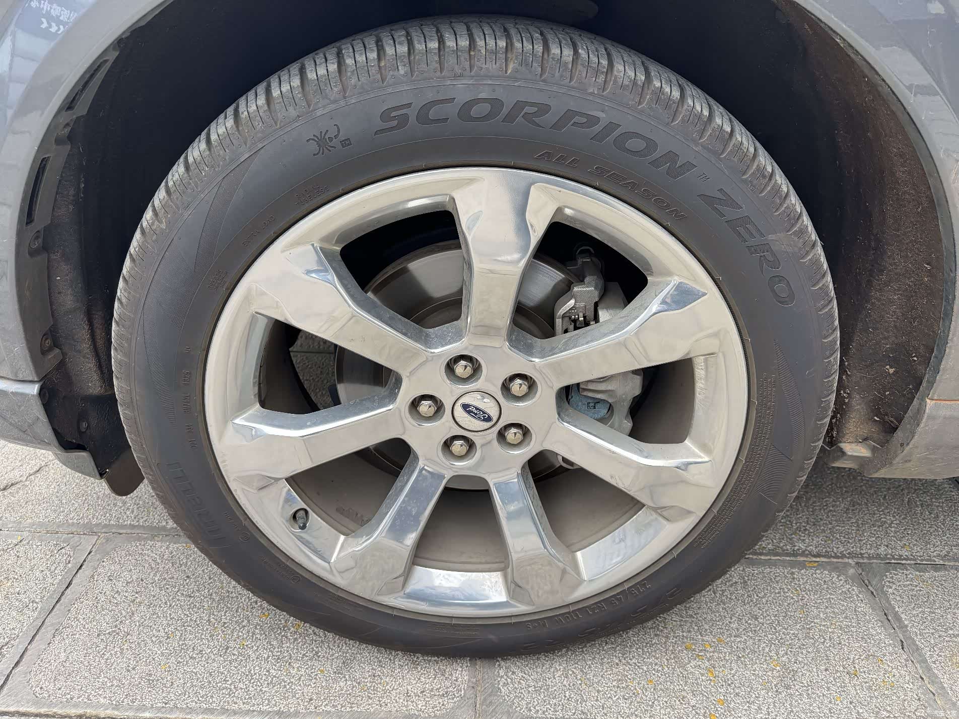 Ford Explorer, 2020 19