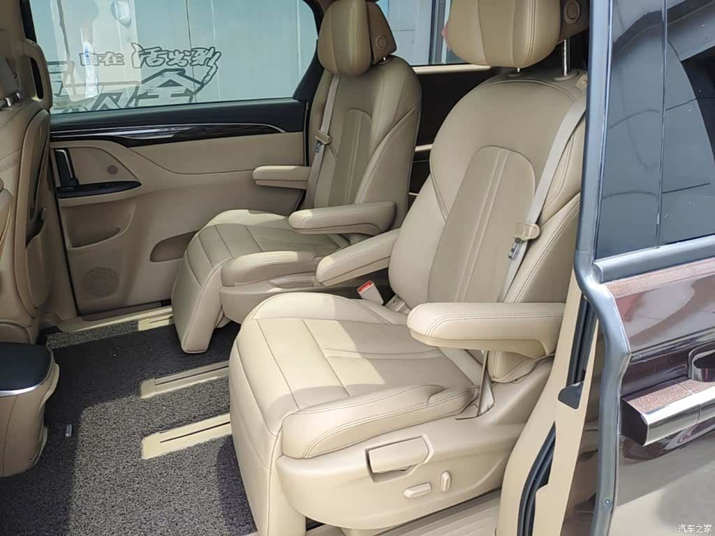 Buick GL8, 2017 17