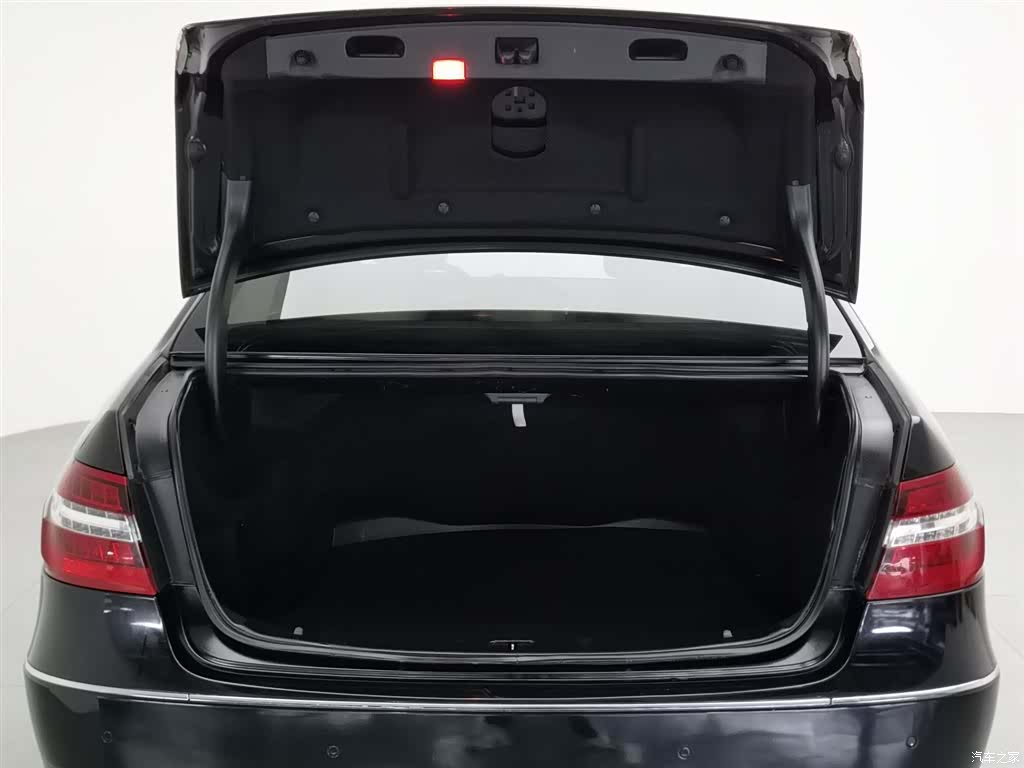 Mercedes-Benz E-Class, 2013 16