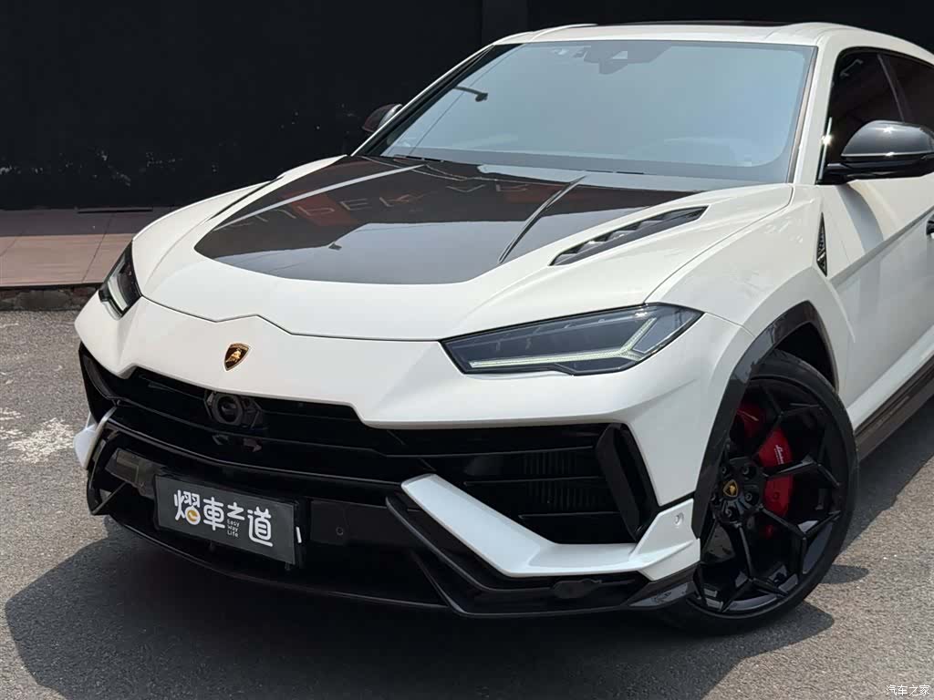 Lamborghini Urus, 2024 22