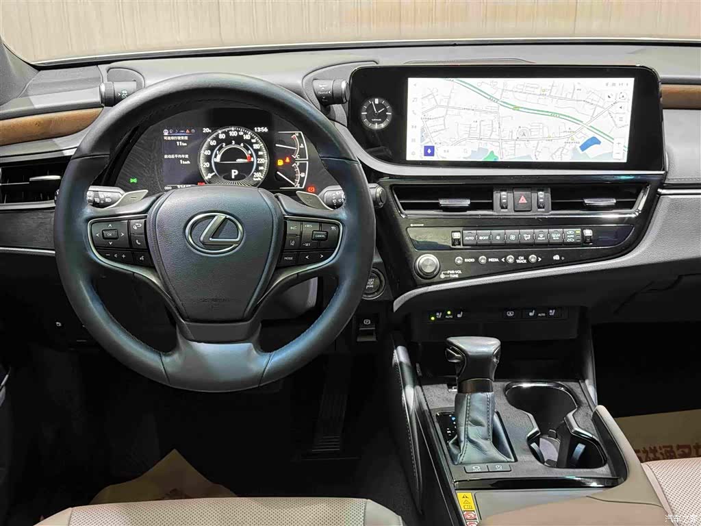 Lexus ES, 2024 21